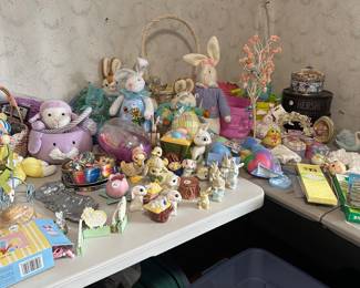 Overview! Lots of smalls to browse! We can not hold specific items from overview - if they are in a photo with a D# we're happy to hold!