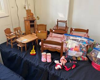 Overview! Lots of smalls to browse! We can not hold specific items from overview - if they are in a photo with a D# we're happy to hold!