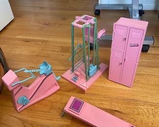 D139 - $20. Vintage 1980s Barbie Gym. Locker, Exercise Bike, Weight Bench & Accessories. 