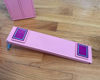 D139 - $20. Vintage 1980s Barbie Gym. Locker, Exercise Bike, Weight Bench & Accessories. 