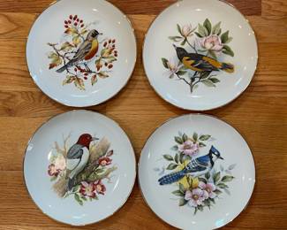 D184 - $30. Set of 4 Bird Collectors Plates. 