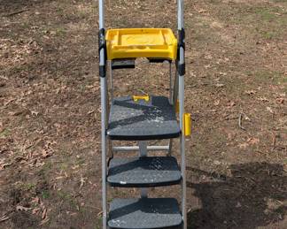 D170 - $50. Cosco Heavy Duty Step Ladder!