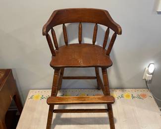 D72 - $20. Childs Wooden Highchair. Measures 19" wide x 19" deep x 30" tall. 
