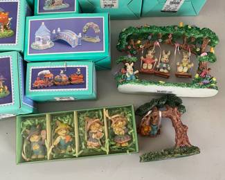 D118 - $50. Vintage Carrot Patch Collection LOT. 1993. 26 in Box. 2 W/o Box. Just in time for Easter!