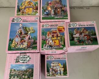 D123 - $30. Vintage 2000 Cottontale Cottages. 