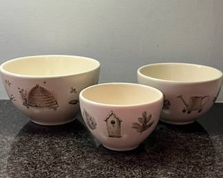 D54 - $350. Portfoloio by Pfaltzgraff Stoneware.  Naturewood. Large set - Service for 8 + Serving Pieces. 