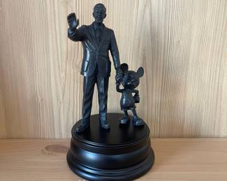 D18 - $100.  Disney "Partners" Bronze Statue. Excellent condition. Measures 5" wide x 8" tall. 