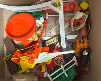 D165 - $50. 1974 Hasbro Weebles Tree House & Ranch w/ 7 Weebles & Accessories. House hinges are broken