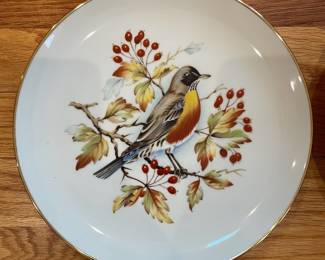 D184 - $30. Set of 4 Bird Collectors Plates. 