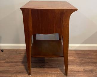 D68 - $25. Single Drexel Side Table. Measures 18" x 16" deep x 26" tall. Water damage on the top and a few minor veneer chips. Great project piece!