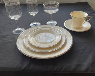 D148 - $125. Lenox Moonspun 21 Pc China + 9 Crystal Glasses. 