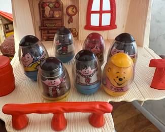 D165 - $50. 1974 Hasbro Weebles Tree House & Ranch w/ 7 Weebles & Accessories. House hinges are broken