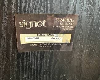 D105 - $60 PAIR Signet SL-240 B/U