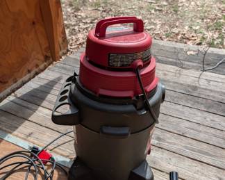 D179 - $30. Shop Vac. 