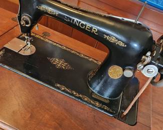 Vintage Singer Treadle Sewing Machine in Cabinet