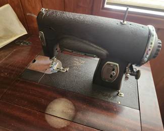 Kenmore Vintage Model 95 Rotary Sewing Machine. In Cabinet. 