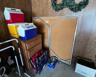 Ping-pong table with accessories