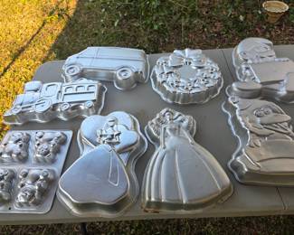 More Vintage Wilton Cake Pans