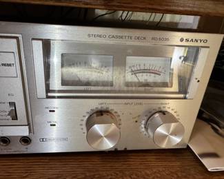 HOUSE FRONT ENTRYWAY HALLWAY