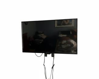 Insignia 32" LED TV