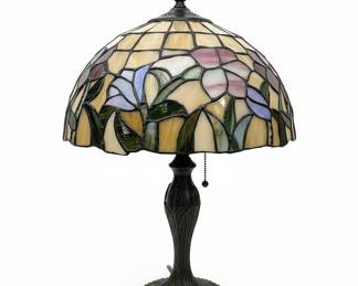 Tiffany Style Stained Glass Table Lamp