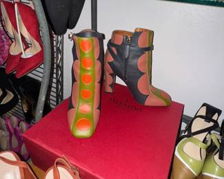 All shoes are sizes 5, 5.5, & 6.   Please tell all your friends with these sizes about this sale.  