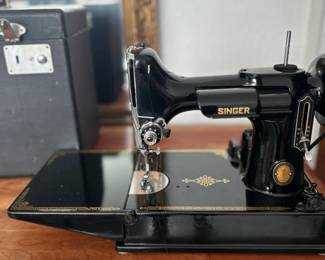 Singer sewing machine with carry case