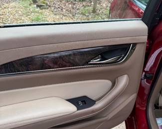 We will sell the vehicle to the highest bidder assuming reserve is met. Reserve is not disclosed. If you'd like to place a bid, please text Rashel, at 205-567-5211. 