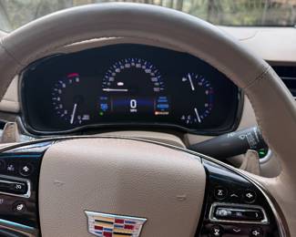 We will sell the vehicle to the highest bidder assuming reserve is met. Reserve is not disclosed. If you'd like to place a bid, please text Rashel, at 205-567-5211. 