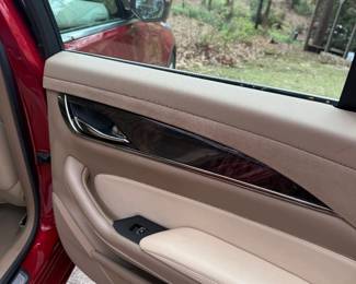 We will sell the vehicle to the highest bidder assuming reserve is met. Reserve is not disclosed. If you'd like to place a bid, please text Rashel, at 205-567-5211. 