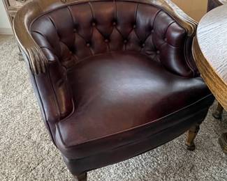 Vintage Oak Pedestal Dining Table with Four Leather Upholstered Barrel Chairs third image