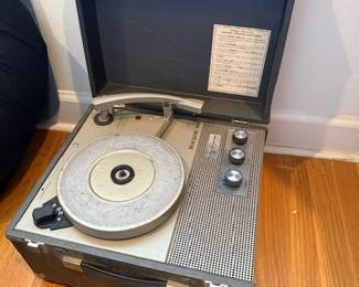Rheem Califone 1450 record player