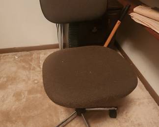 Brown Upholstered Office Chair with Chrome Base