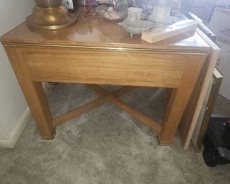 Thomasville Asian Pagoda Chinoiserie Style End Table