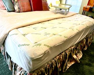 King sleep number bed/Bamboo pad