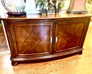 Distinguished cabinet with lots of storage