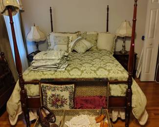 Antique 4 poster bed