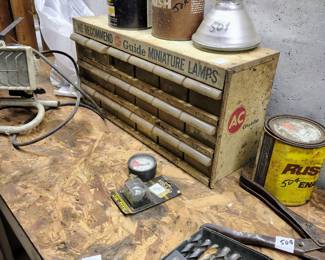 Advertiseing cabinet