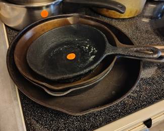 Cast iron skillet