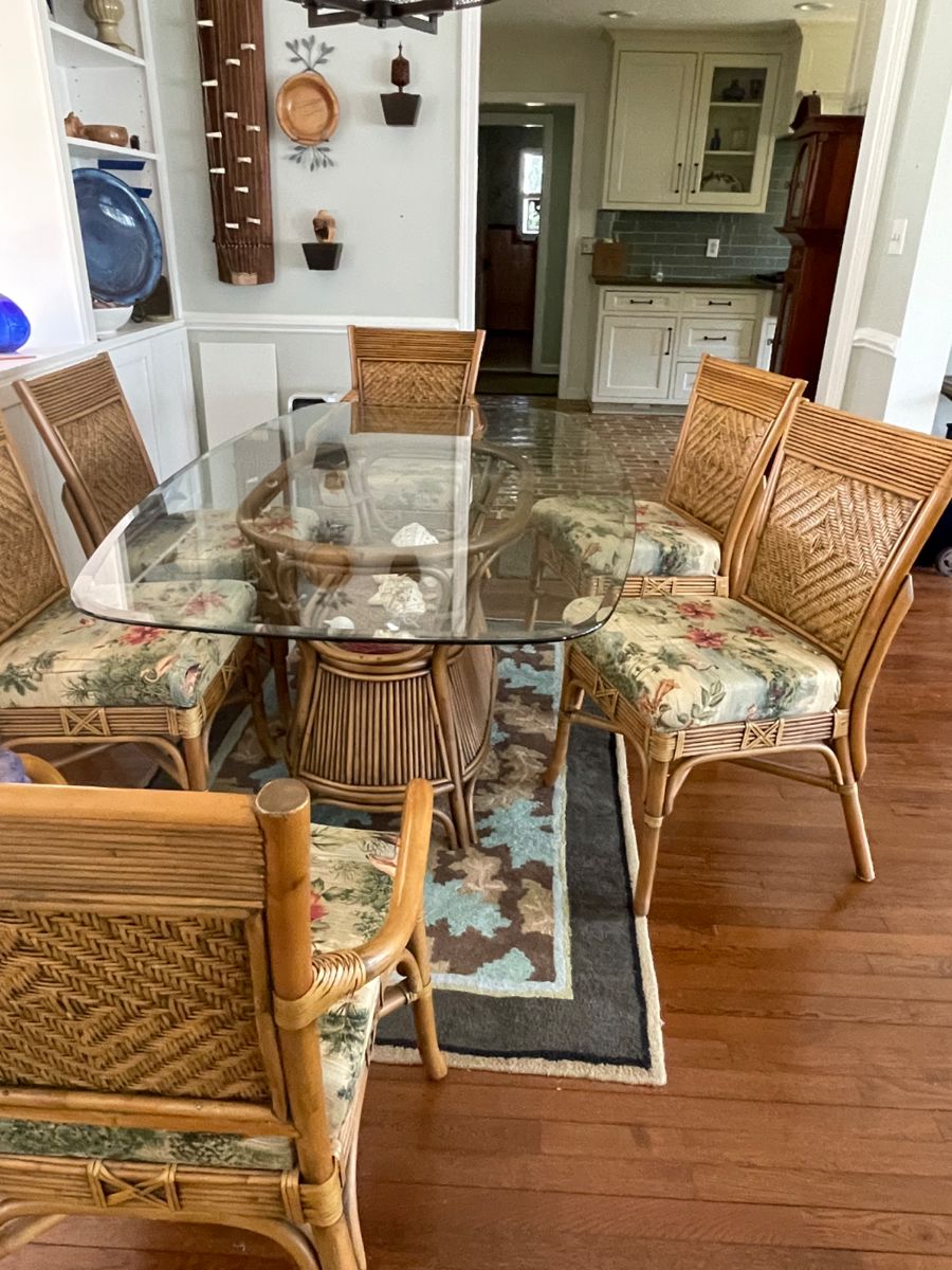 Beautiful bamboo table, made in Indonesia