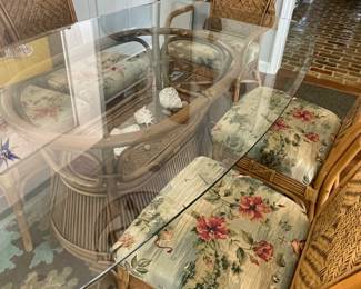 Beautiful bamboo table, made in Indonesia 