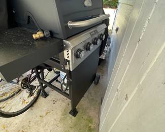 Very nice, like new gas grill