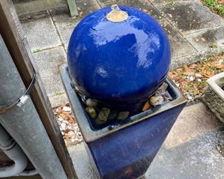 Patio fountain, tested and is in working condition