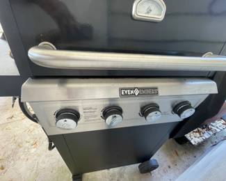 Very nice, like new gas grill
