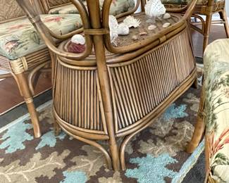 Beautiful bamboo table, made in Indonesia 