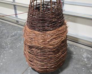 Large Woven Decor Lot 71