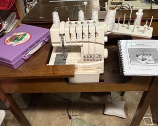 Singer QuantumLock TDC Serger Sewing Machine second image