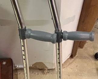 Adjustable Forearm Crutches