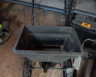 Broadcast Spreader L