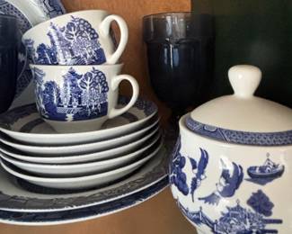 Blue Willow Teacup and Saucer Set third image